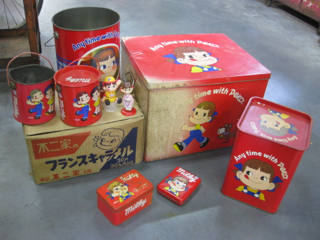 昭和レトロ　　ペコちゃんレトロ缶ボックス
